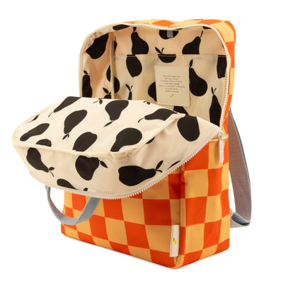 Großer Kinderrucksack "Farmhouse Checkerboard Pear Jam + Ladybird Red"