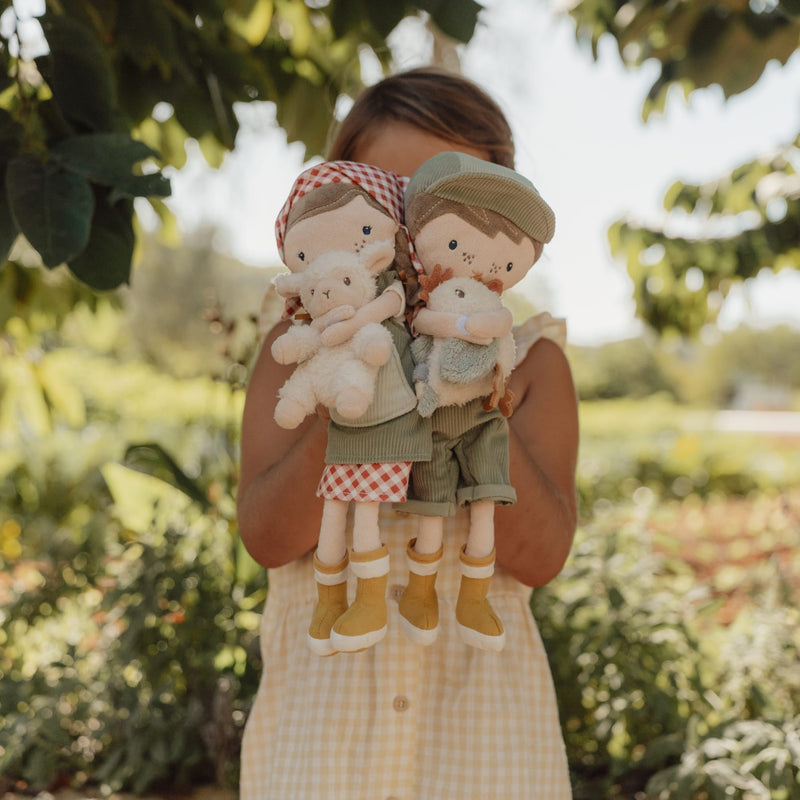 Kuschelpuppe “Farmer Rosa mit Schaf“