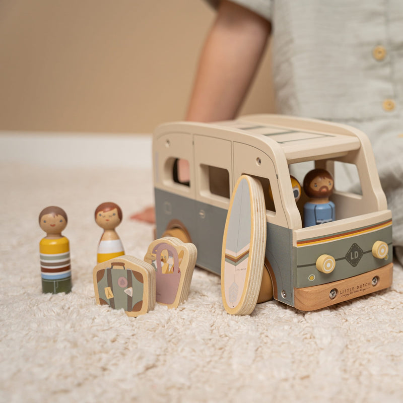 Camper aus Holz inkl. Spielfiguren “Retro Van“