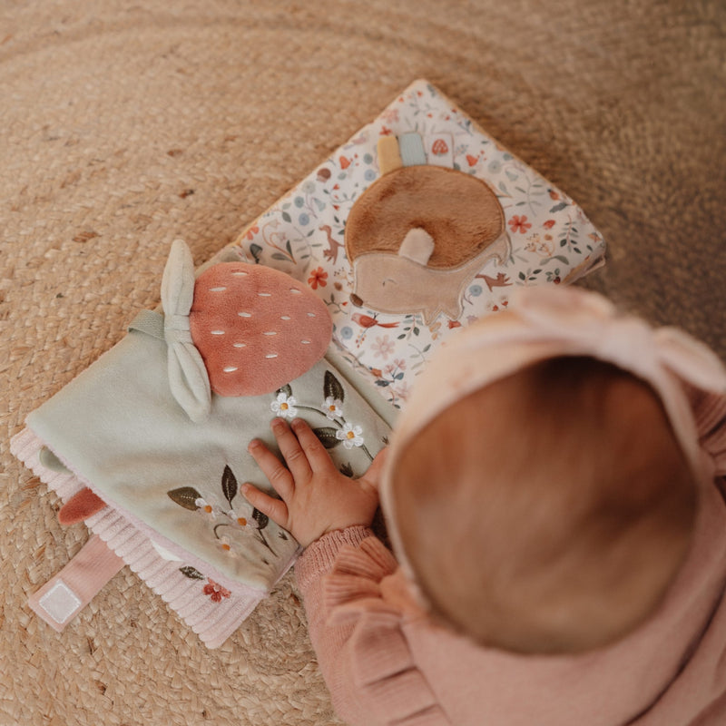 Stoffbuch mit Aktivitäten "Fairy Garden"